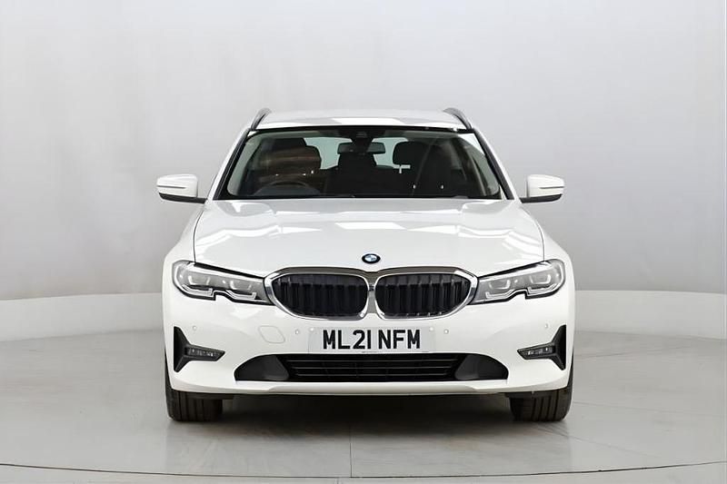 Used BMW 318 Comfort Edition 150 HP (110 kW) 2021 White Estate