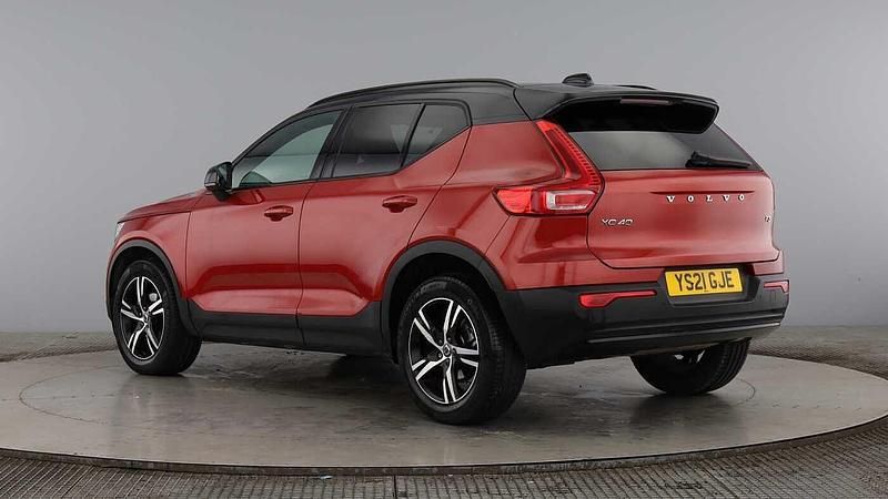 Fusion red Used 2021 Volvo XC40 R-Design SUV | £25,995 (Fair price) - Image 1/2