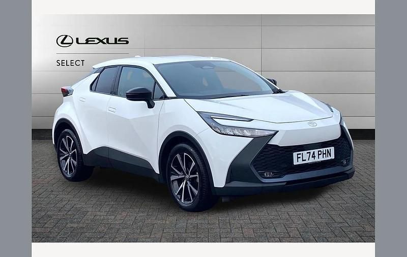 Used Toyota C-HR Design 140 HP (102 kW) 2024 White SUV