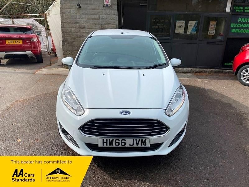 Usado Ford Fiesta Zetec 2016 Branco Citadino