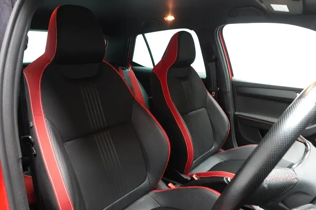 Usado Skoda Fabia Monte Carlo 95 HP (69 kW) 2020 Vermelho Citadino