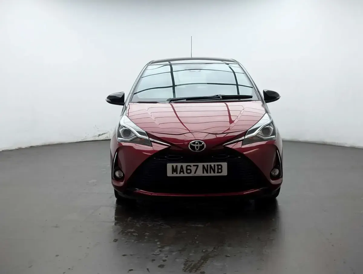 Usado Toyota Yaris 2017 Vermelho Citadino