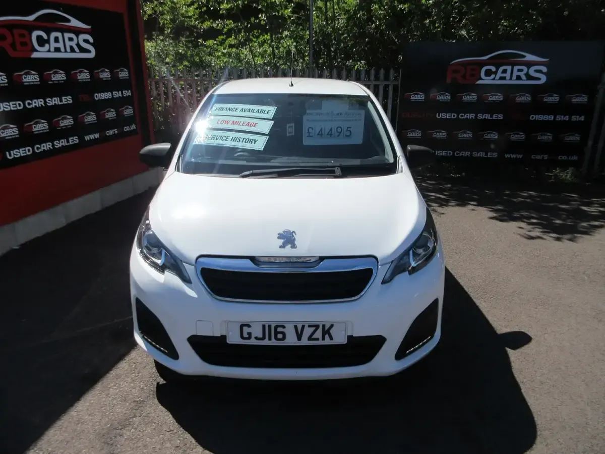 Begagnad Peugeot 108 Access 68 HK (50 kW) 2016 Vit Halvkombi