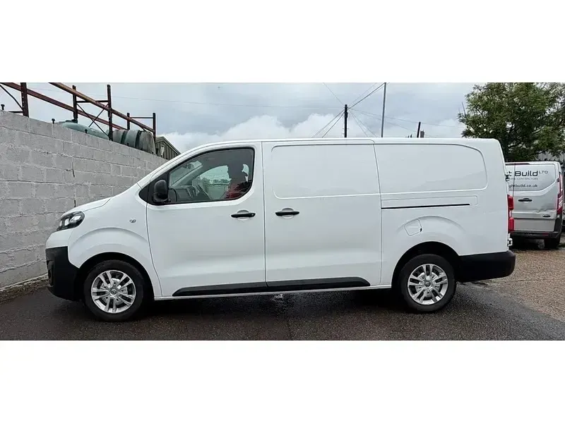 Used Vauxhall Vivaro 100 HP (73 kW) 2020 White MPV
