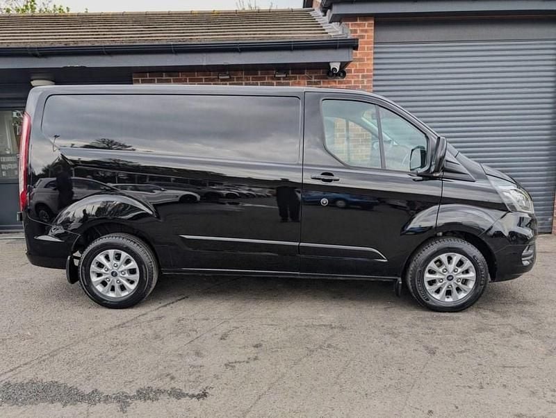 Used Ford Transit Custom Limited 130 HP (95 kW) 2022 Black Van