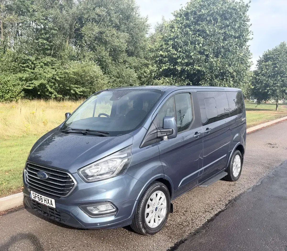 Used Ford Tourneo Custom Titanium 130 HP (95 kW) 2019 Blue Van