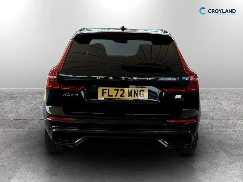 Used Volvo XC60 R-Design 335 HP (246 kW) 2022 Black SUV