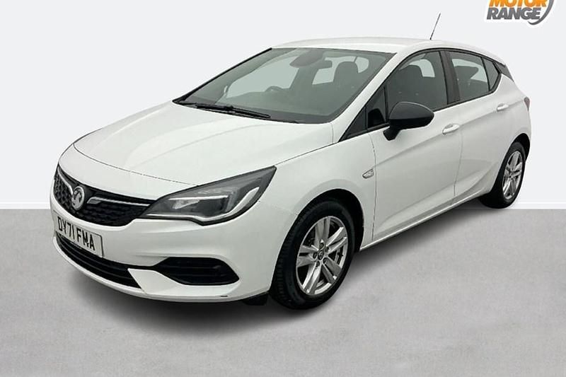 Used Vauxhall Astra Business Edition 110 HP (80 kW) 2021 White Hatchback