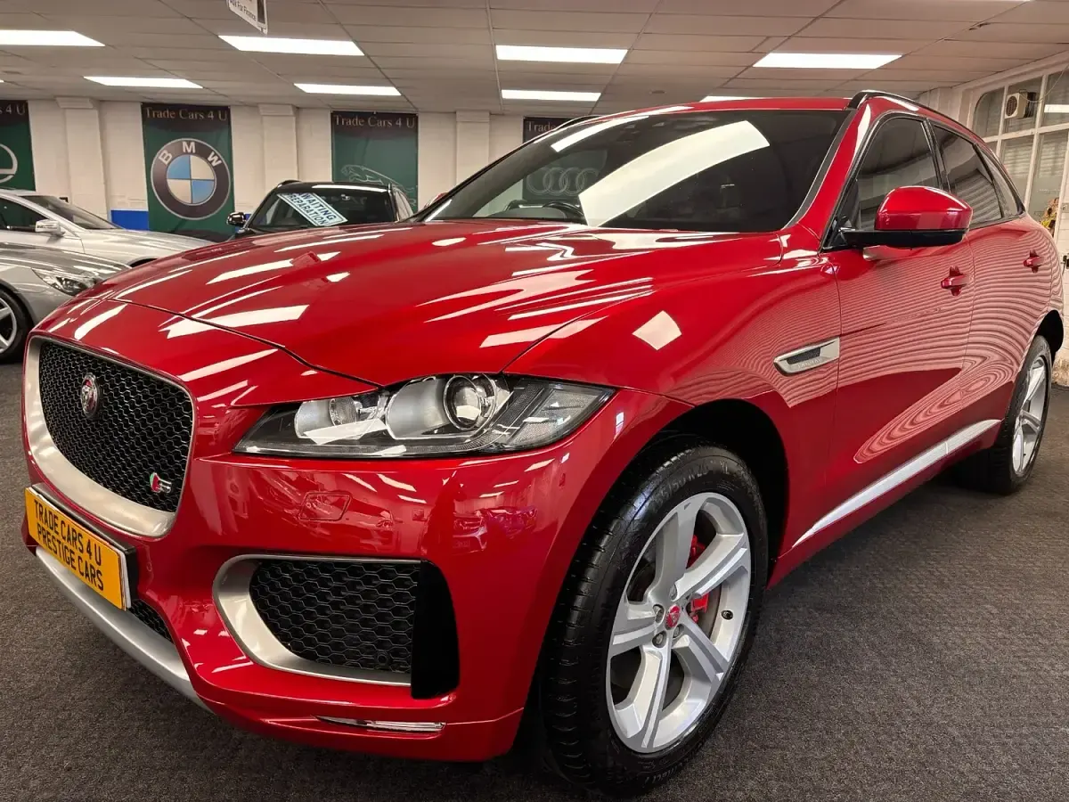 Used Jaguar F-Pace S 300 HP (220 kW) 2018 Red SUV