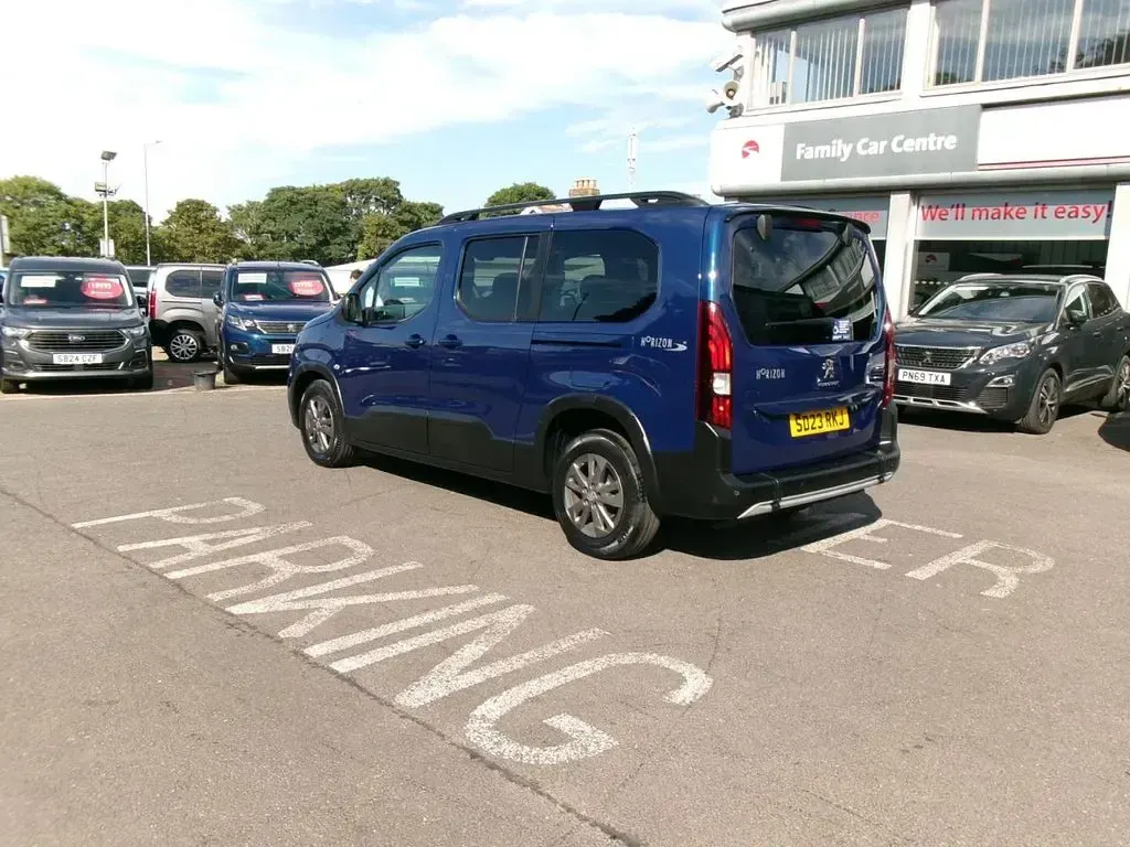 Used Peugeot Rifter Allure 130 HP (95 kW) 2023 Blue MPV