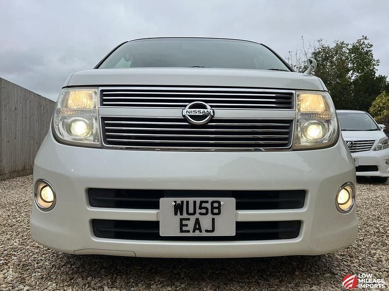 Used Nissan Elgrand 2008 White MPV