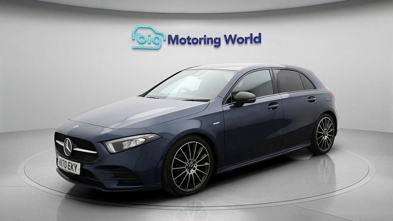 Used Mercedes A200 Exclusive 163 HP (119 kW) 2020 Blue Hatchback