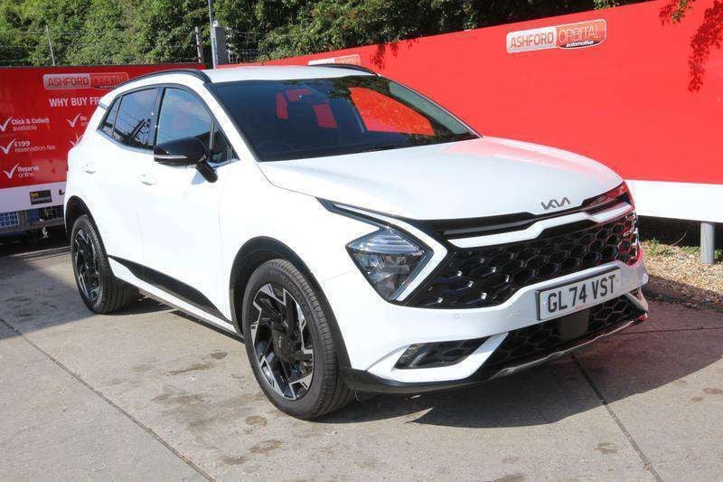 White Used 2025 Kia Sportage 4 SUV | £31,495 (Good price) - Image 1/4