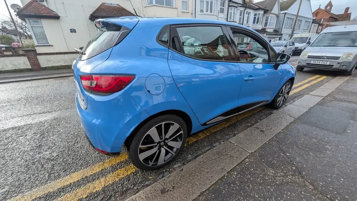 Used Renault Clio Dynamique 90 HP (66 kW) 2013 Blue Hatchback