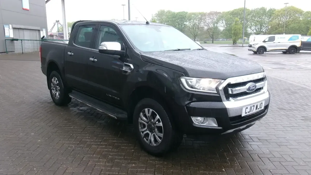 Used Ford Ranger Limited 200 HP (147 kW) 2017 Black Pickup
