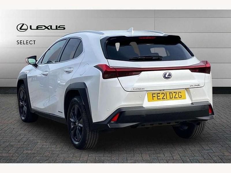 Used Lexus UX 250h 184 HP (135 kW) 2021 White SUV
