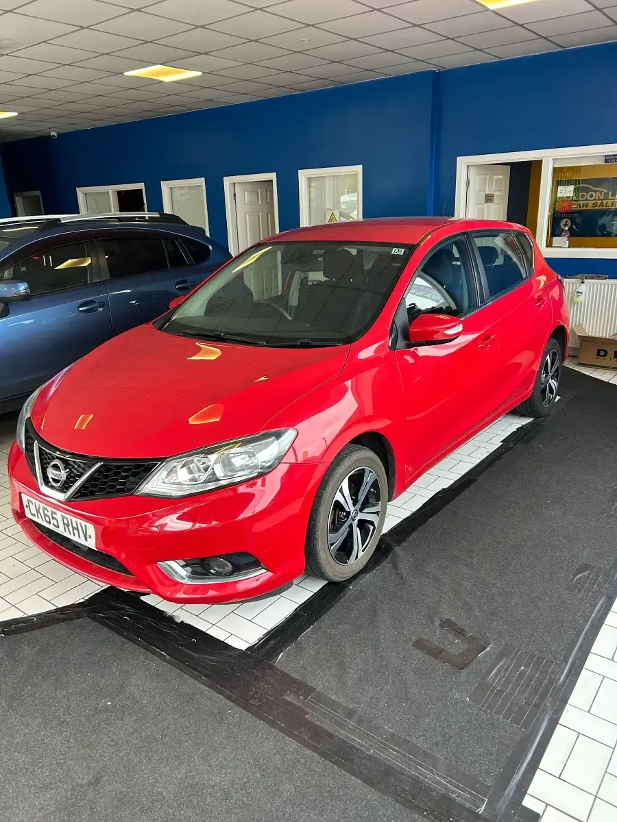 Used Nissan Pulsar Visia 110 HP (80 kW) 2015 Red Hatchback