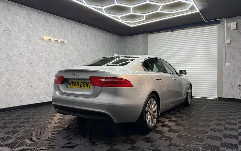 Used Jaguar XE Prestige 163 HP (119 kW) 2019 Sedan