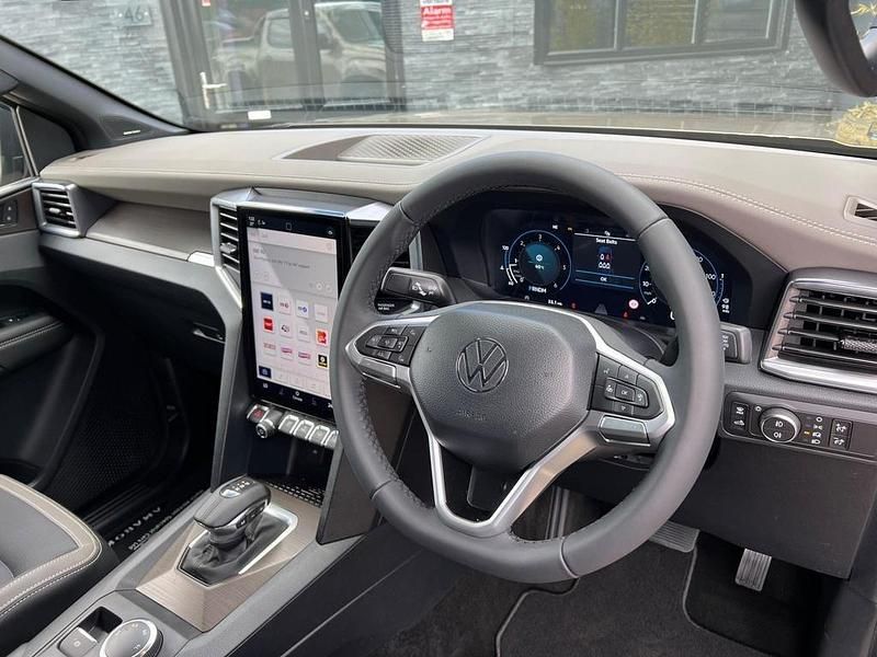 New VW Amarok Black Edition 2026 Bright beige champagne Pickup