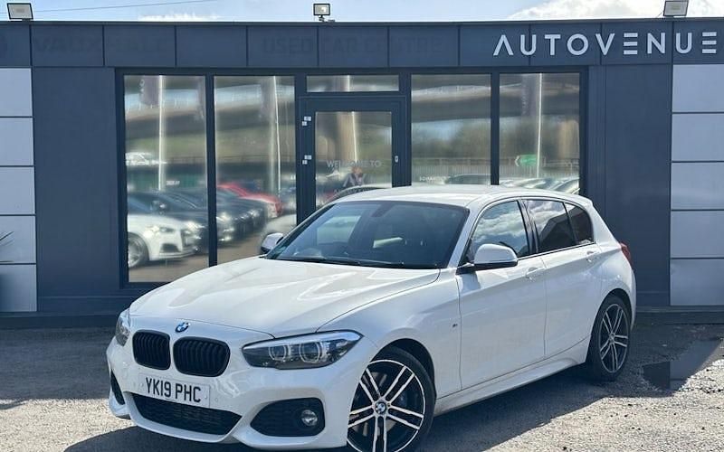 Used BMW 120 Efficient Dynamics 190 HP (139 kW) 2019 White Hatchback