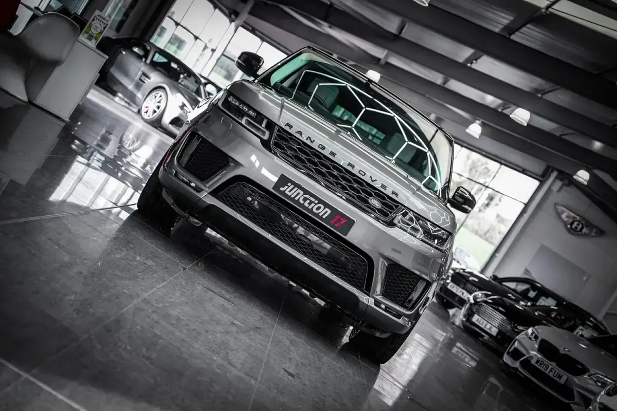 Second-hand Land Rover Range Rover Sport Autobiography Dynamic 306 CP (225 kW) 2018 Argintiu SUV