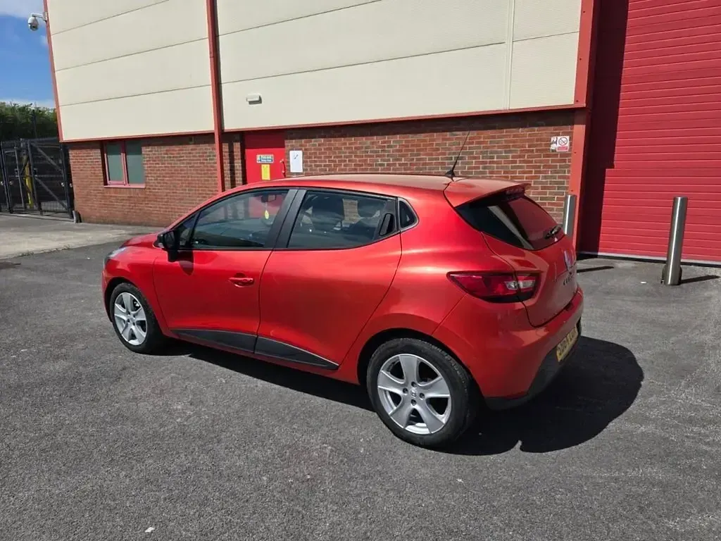 Usado Renault Clio IV Expression+ 75 HP (55 kW) 2014 Vermelho Citadino