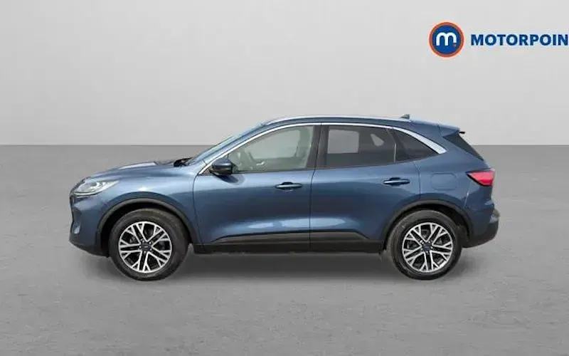 Usado Ford Kuga Titanium 150 HP (110 kW) 2023 SUV