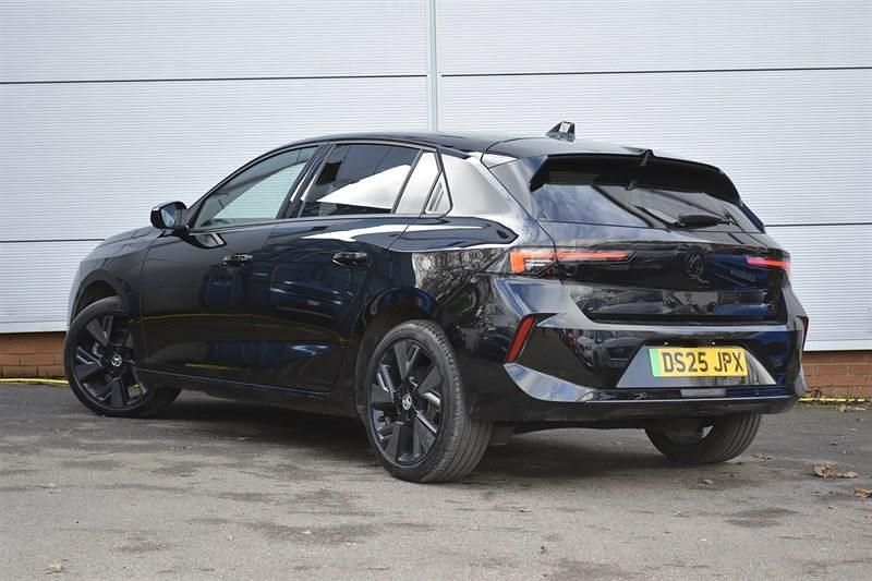 Used Vauxhall Astra 114 kW (156 HP) 2025 Black Hatchback