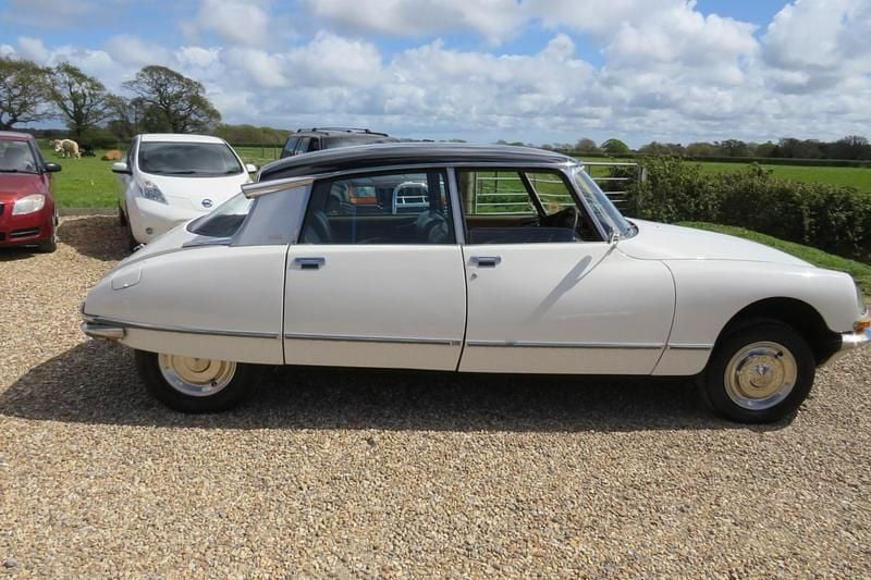 Used Citroën DS 115 HP (84 kW) 1973 White Sedan