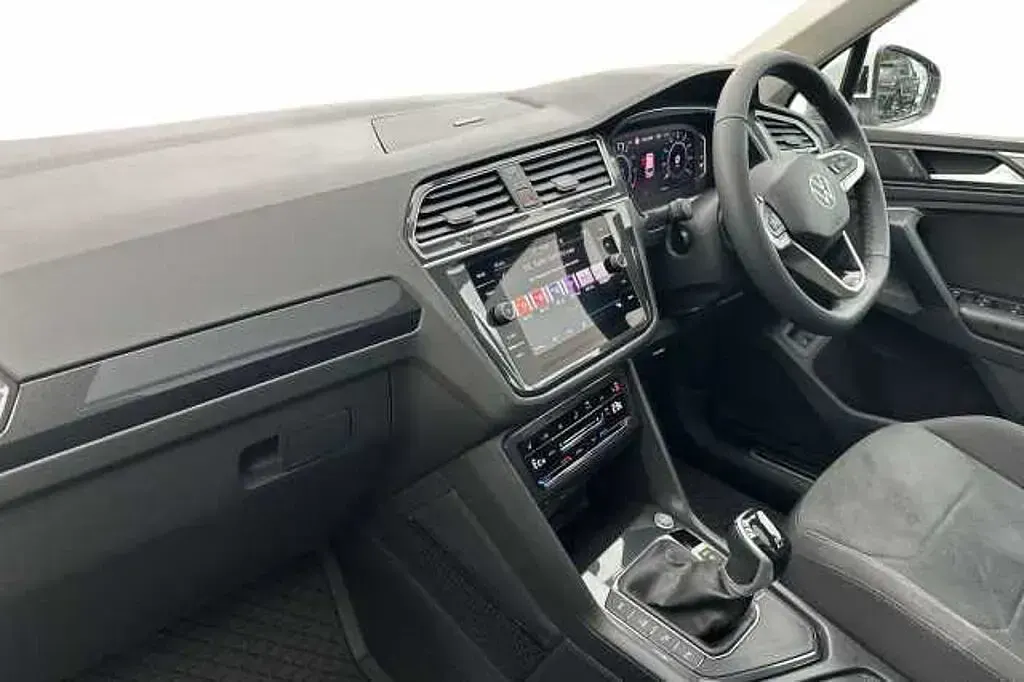 Used VW Tiguan Elegance 245 HP (180 kW) 2023 White SUV