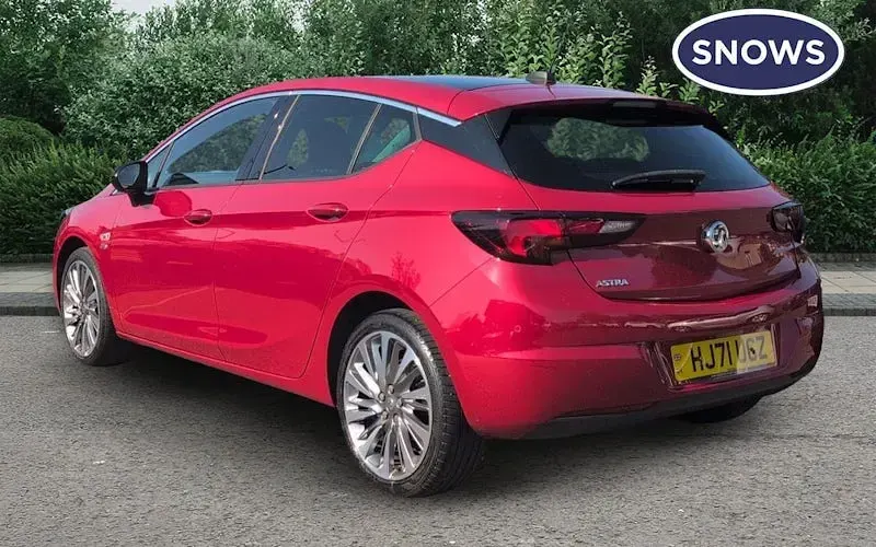 Used Vauxhall Astra Edition 145 HP (106 kW) 2021 Red Hatchback