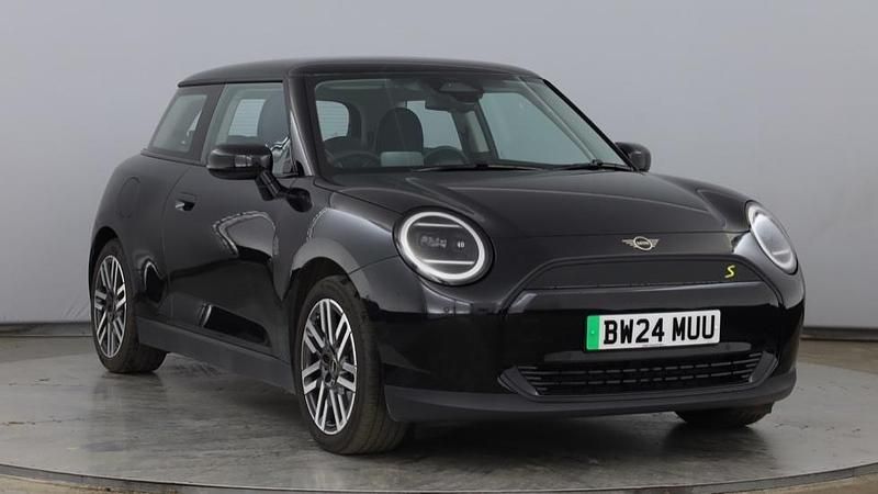 Used Mini Cooper SE Hatch 158 kW (215 HP) 2024 Black Hatchback