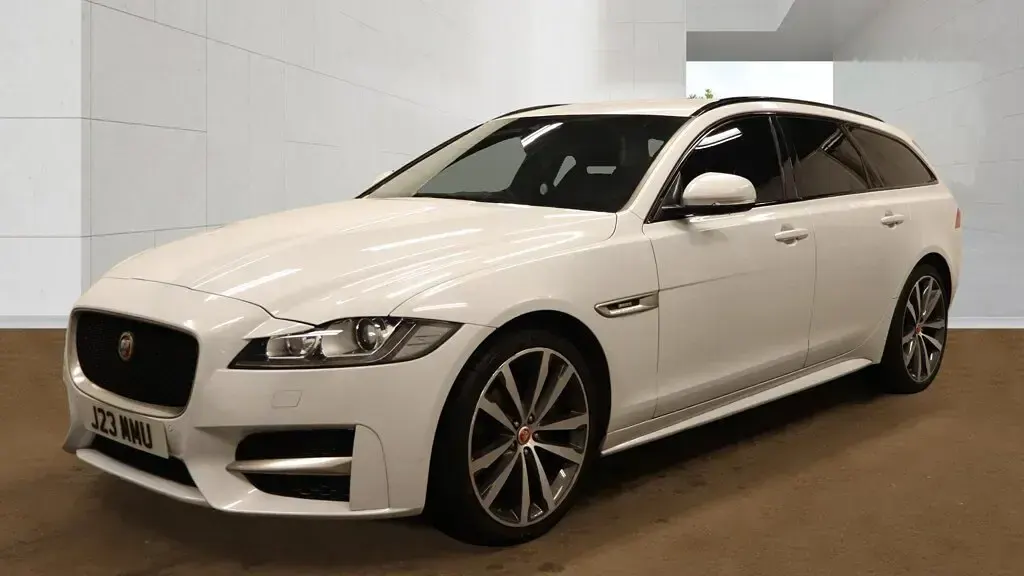 Used Jaguar XF R-Sport 180 HP (132 kW) 2017 White Estate