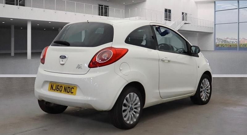 Used Ford Ka Zetec 69 HP (50 kW) 2010 White Hatchback