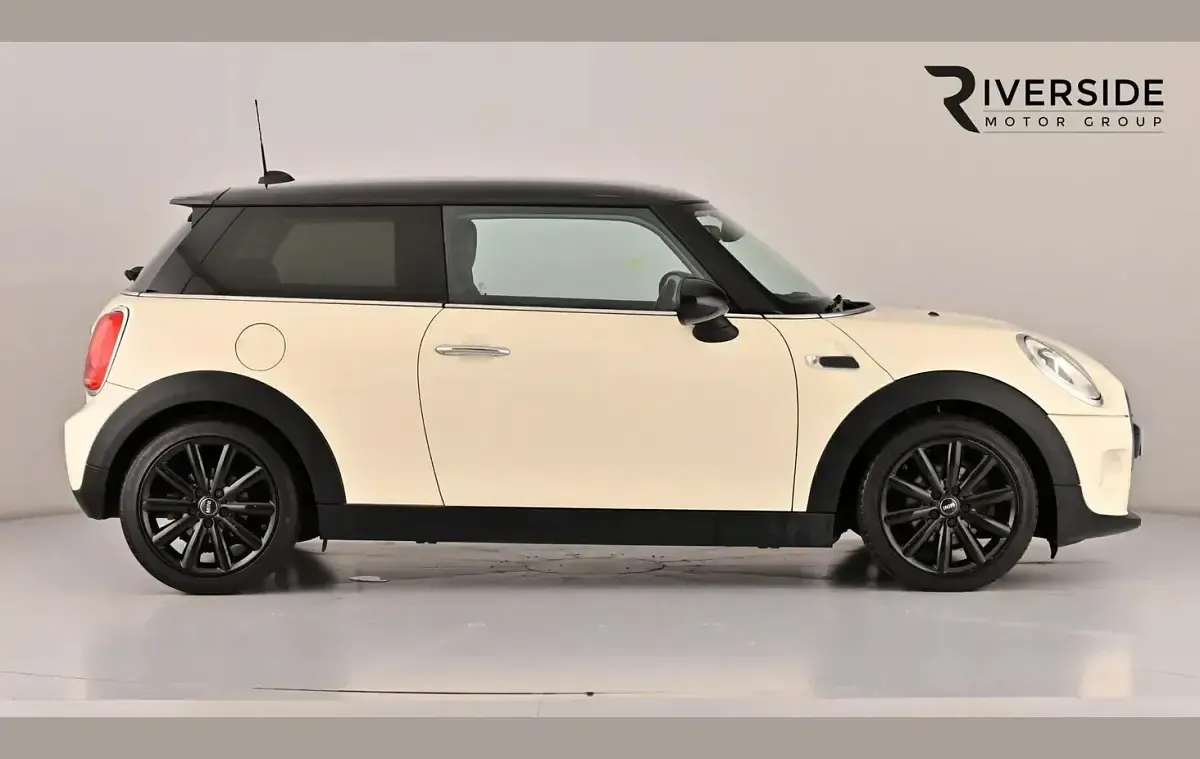 Used Mini Cooper Hatch 136 HP (100 kW) 2016 White Hatchback