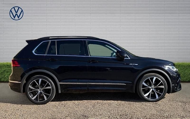 Usado VW Tiguan R-line 150 HP (110 kW) 2023 Preto SUV