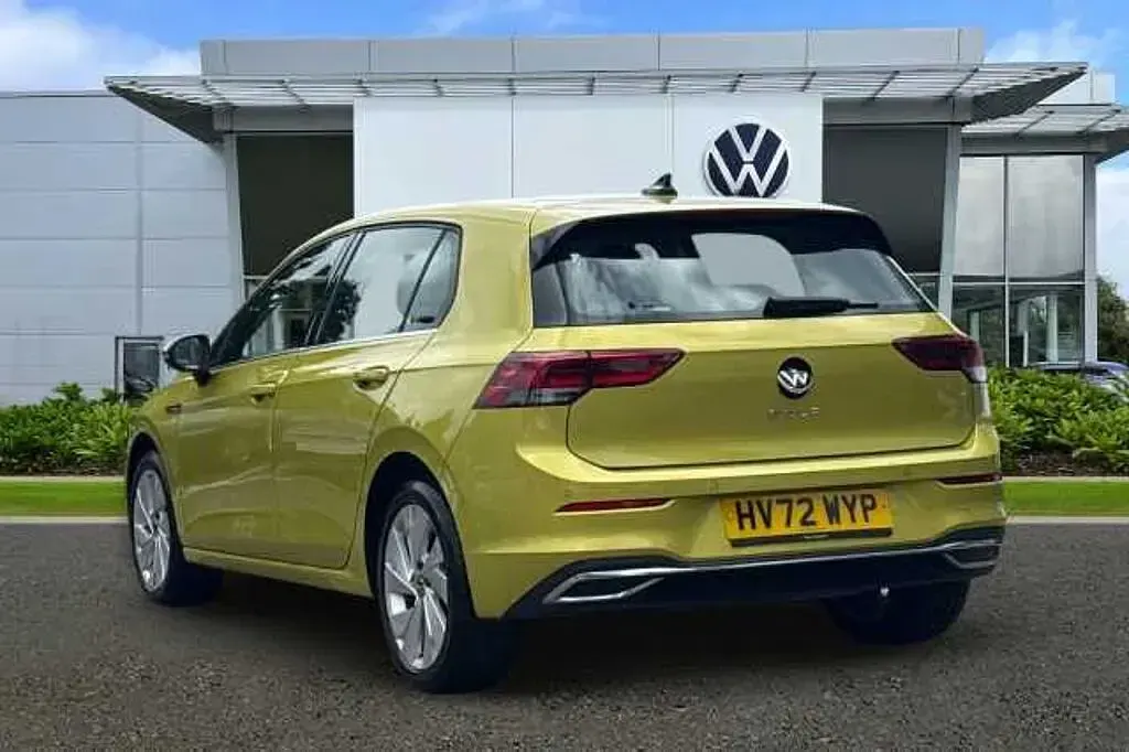 Used VW Golf VIII Style 130 HP (95 kW) 2022 Yellow Hatchback