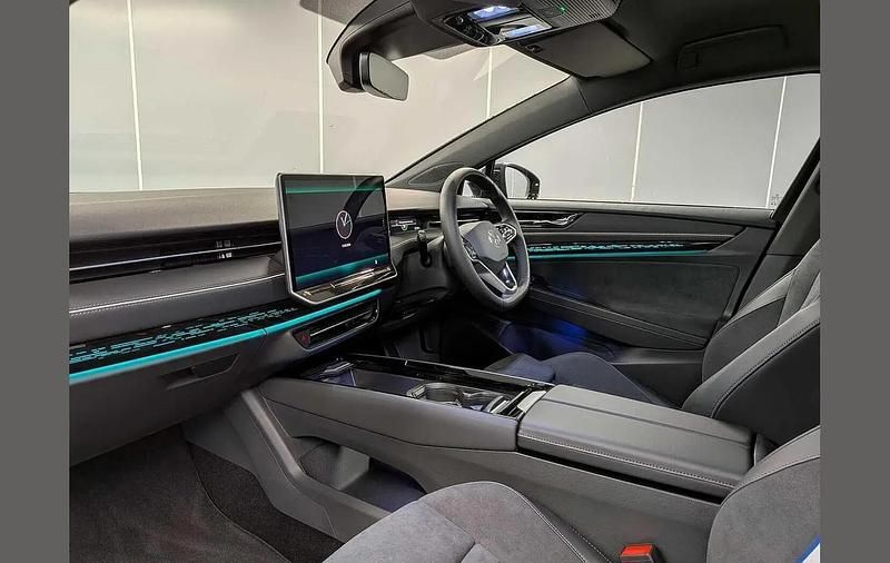 New VW ID.7 Pro 206 kW (281 HP) 2026 Blue Estate