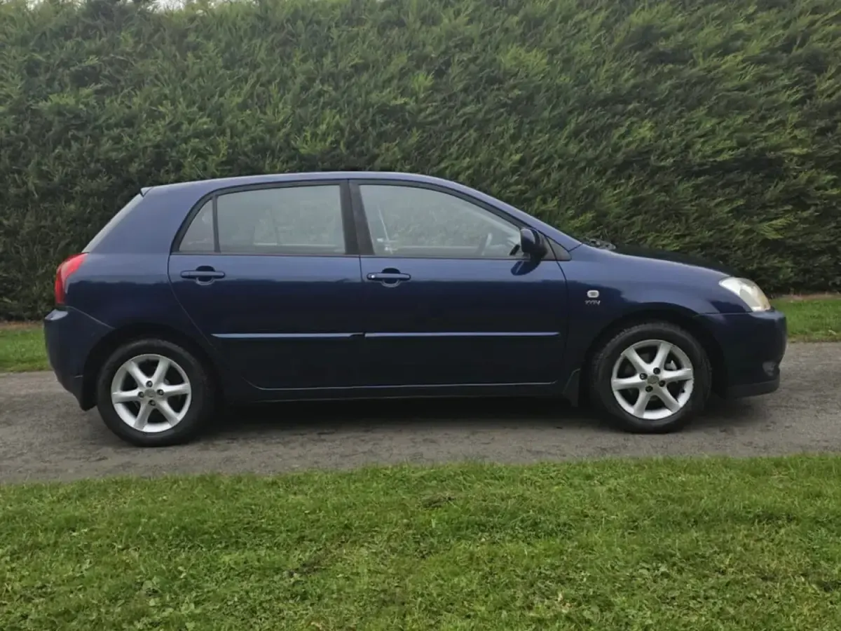 Usado Toyota Corolla 110 HP (80 kW) 2002 Azul Citadino