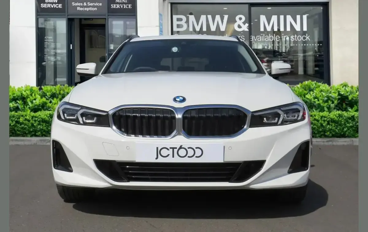 Used BMW 330e Sport Line 288 HP (211 kW) 2025 White Estate
