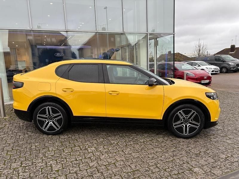 New Ford Capri Premium 210 kW (286 HP) 2025 Yellow Hatchback