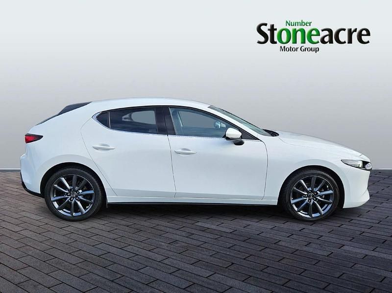Used Mazda 3 Inclusive 120 HP (88 kW) 2022 White Hatchback