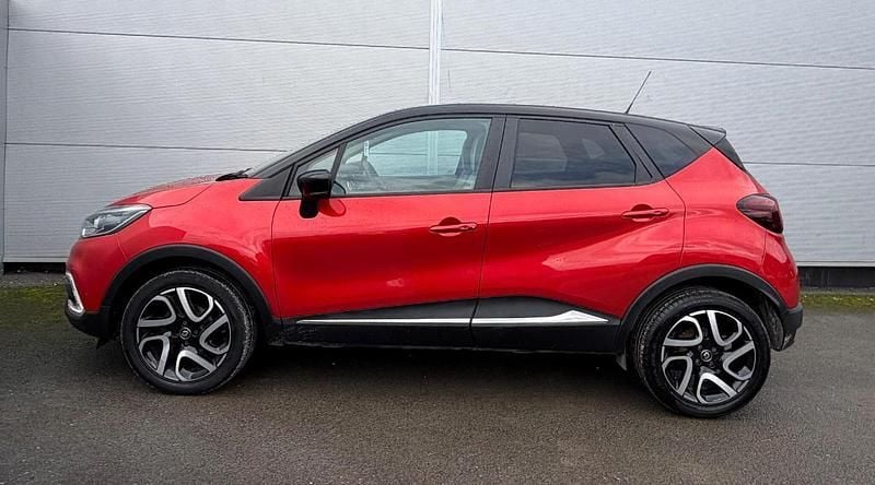 Used Renault Captur Iconic 89 HP (65 kW) 2020 Red SUV