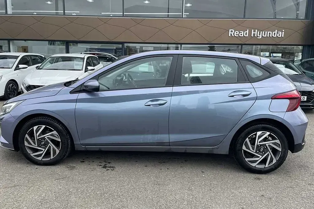 Używany Hyundai i20 Advanced 100 KM (73 kW) 2024 Niebieski Hatchback