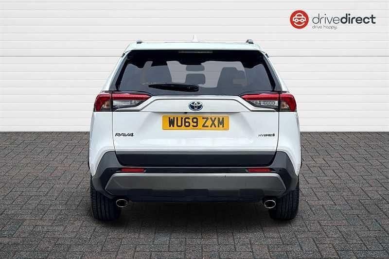 Used Toyota RAV4 Design 2019 White SUV
