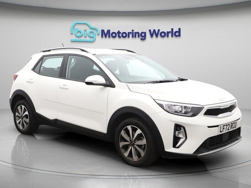 White Used 2022 Kia Stonic 2 SUV | £13,800 (Fair price) - Image 1/4