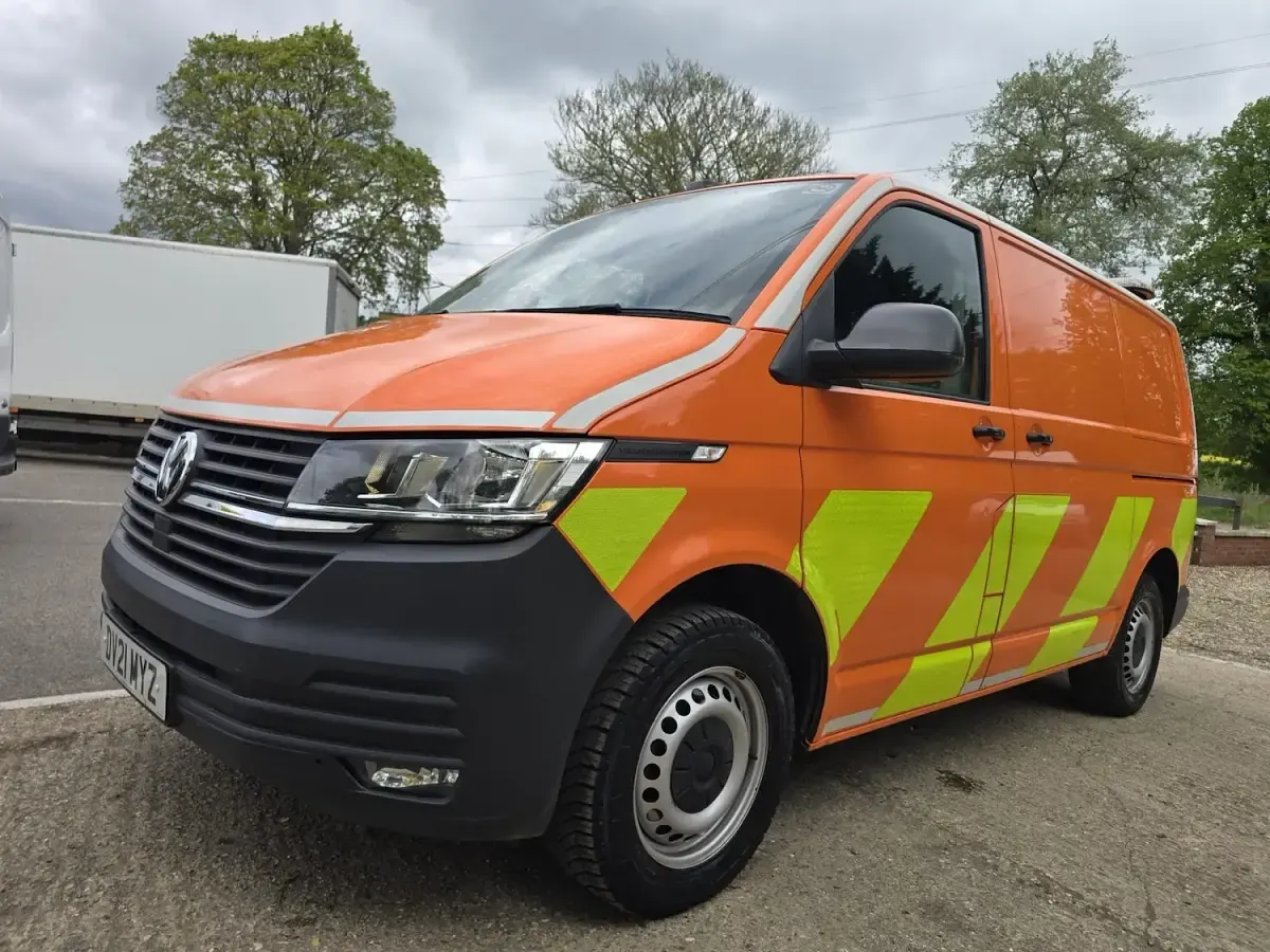 Used VW T6.1 Startline 150 HP (110 kW) 2021 Orange Van