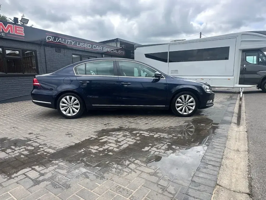 Begagnad VW Passat Highline 2013 Blå Sedan