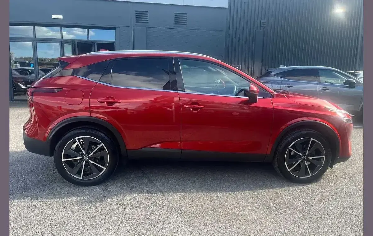 Used Nissan Qashqai Tekna 156 HP (114 kW) 2022 Red SUV