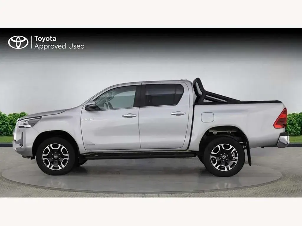 Usado Toyota HiLux 201 CV (147 kW) 2022 Plateado Pickup/Camioneta